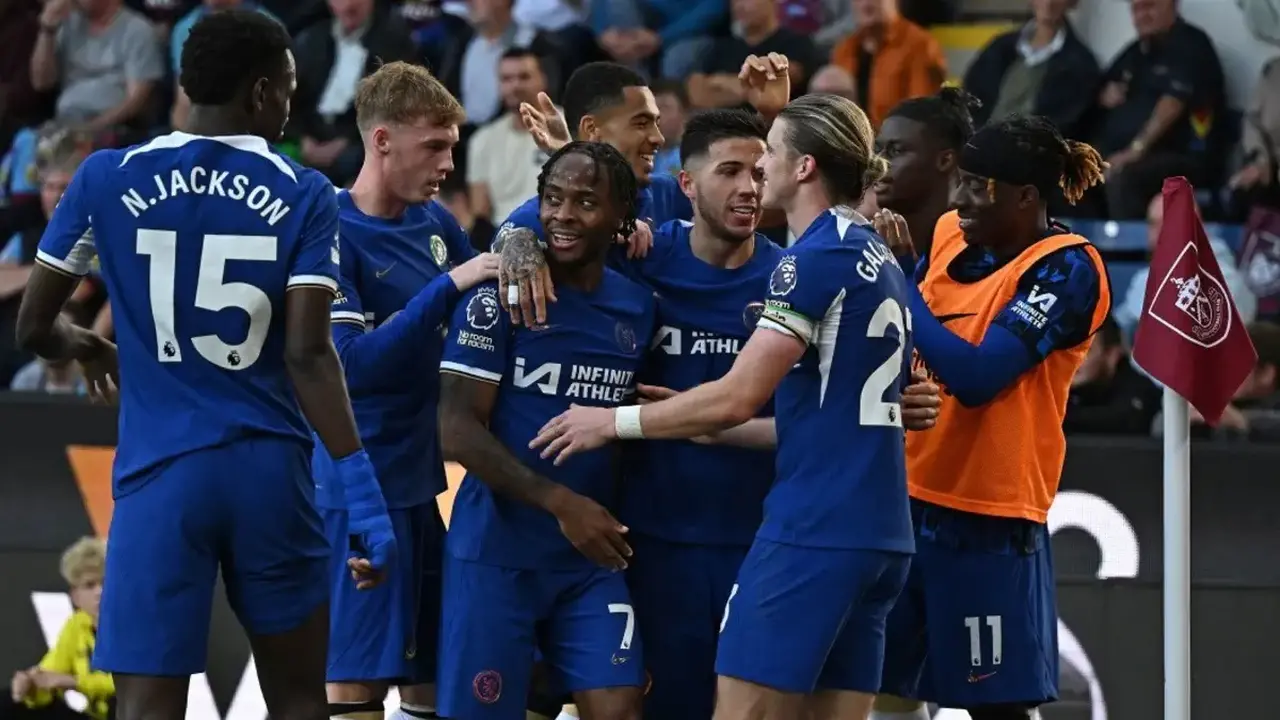 توقيت انطلاق مباراة إيفرتون ضد بيرنلي ضمن منافسات الدوري الإنجليزي بالدقيقة والموعد